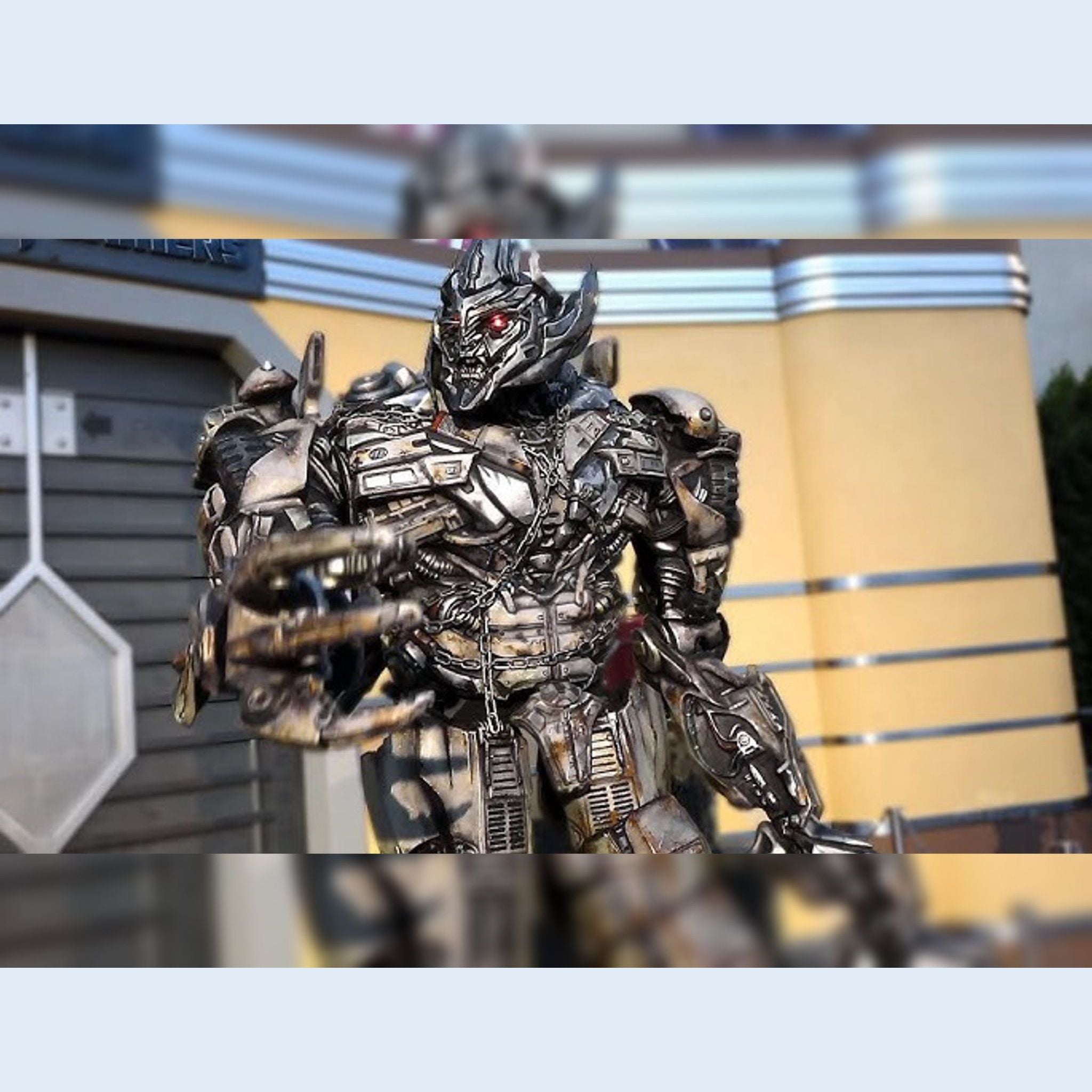 Universal Megatron 8x10